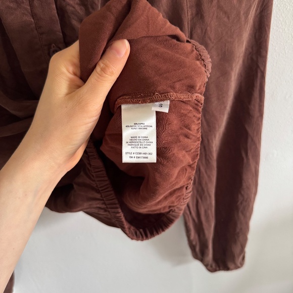 Cloth & Stone Shirred Button Front Blouse Mahogany Brown size S - Picture 5 of 6